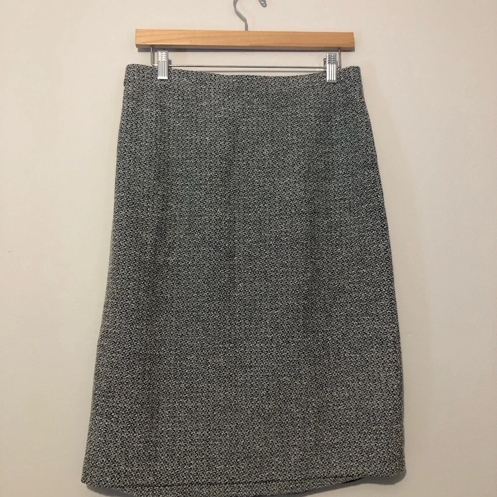 St. John Collection Navy And White Knit Women’s Size 8 Pencil Skirt